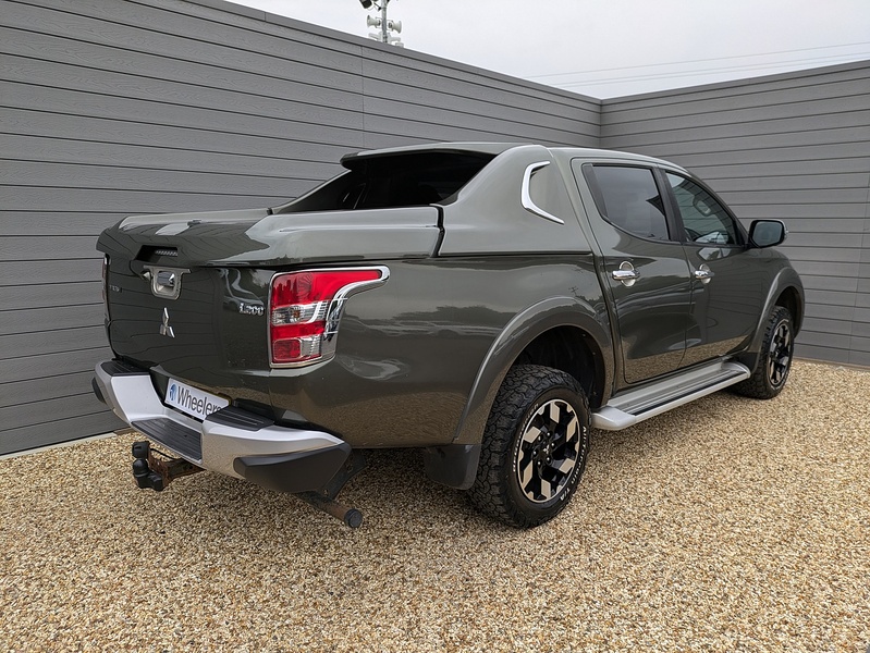 Mitsubishi L200 DI-D DC Barbarian - U14309