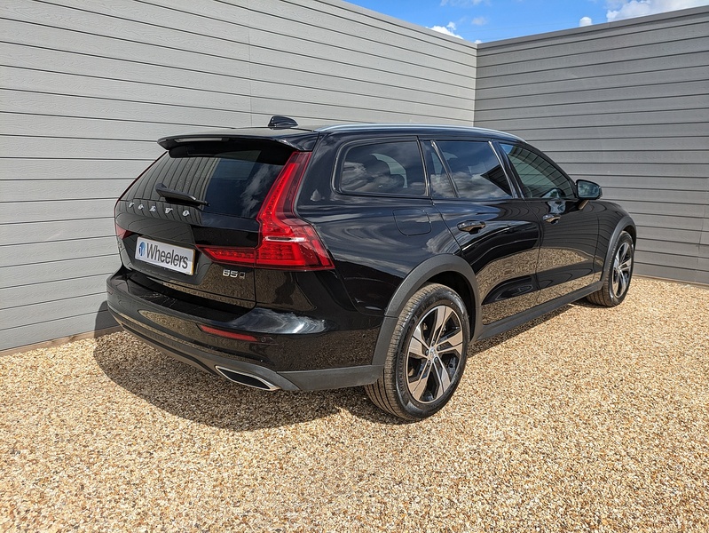 Volvo V60 Cross Country B5 MHEV - U14514