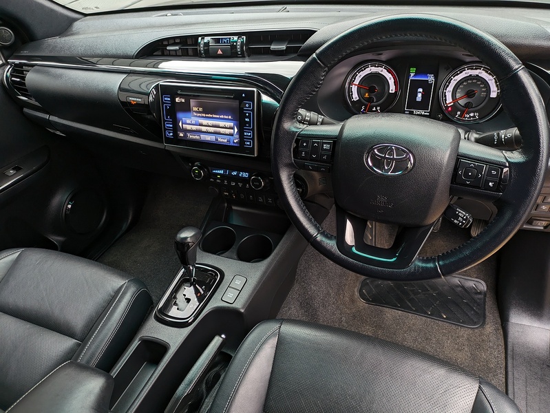 Toyota Hilux D-4D Invincible X - U14810