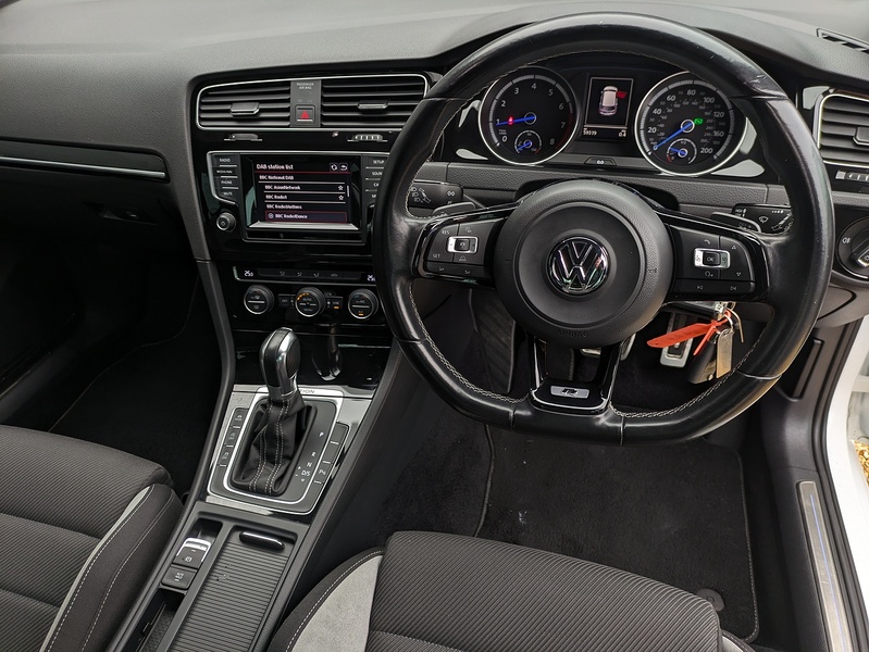 Volkswagen Golf TSI BlueMotion Tech R - U14842