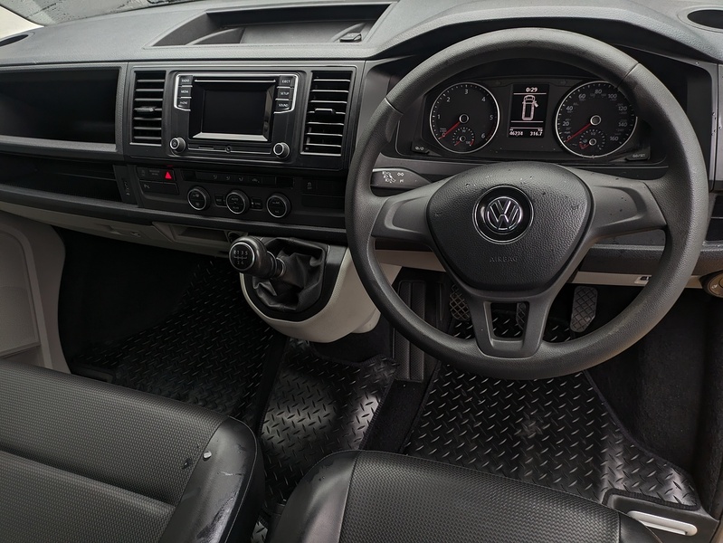 Volkswagen Transporter Shuttle TDI SE - U14849