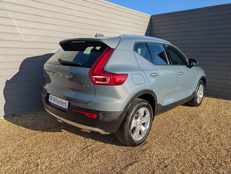 Volvo XC40 D3 Momentum Pro - U14875