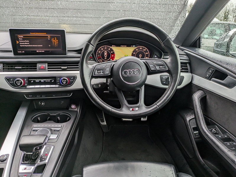 Audi S5 TFSI V6 - U14916