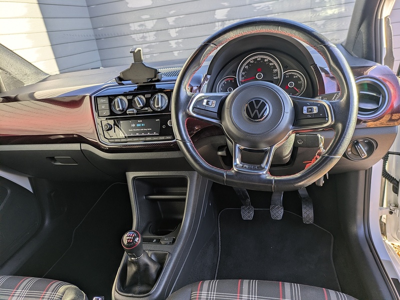 Volkswagen up! TSI GTI - U14928