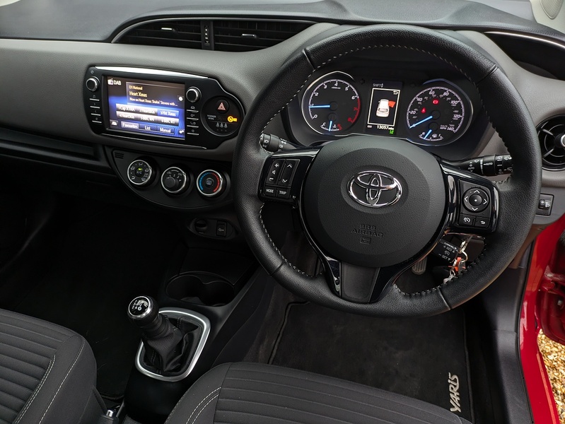 Toyota Yaris VVT-i Icon Tech - U14956