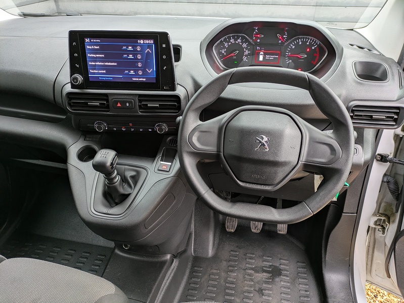 Peugeot Partner Bluehdi Professional Premium 100 - U15028