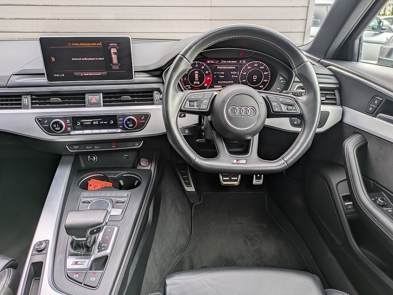 Audi S4 Avant TFSI V6 - U15125