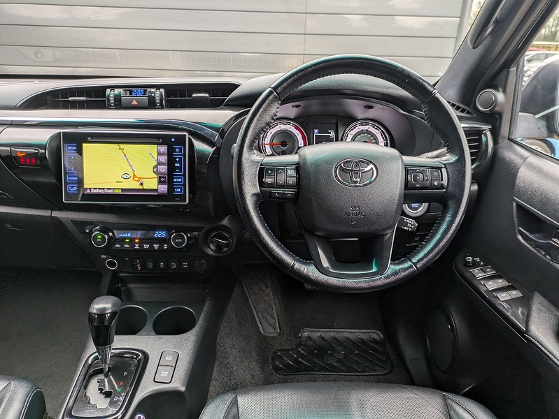 Toyota Hilux D-4D Invincible X - U15129