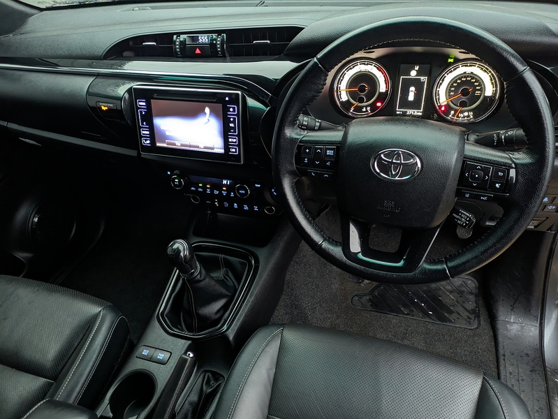Toyota Hilux D-4D Invincible X - U15226