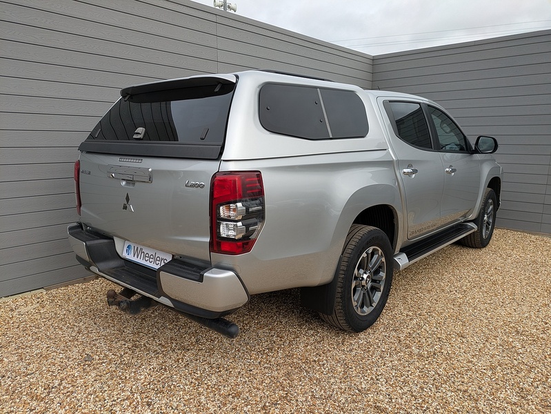 Mitsubishi L200 DI-D DC Barbarian - U15245