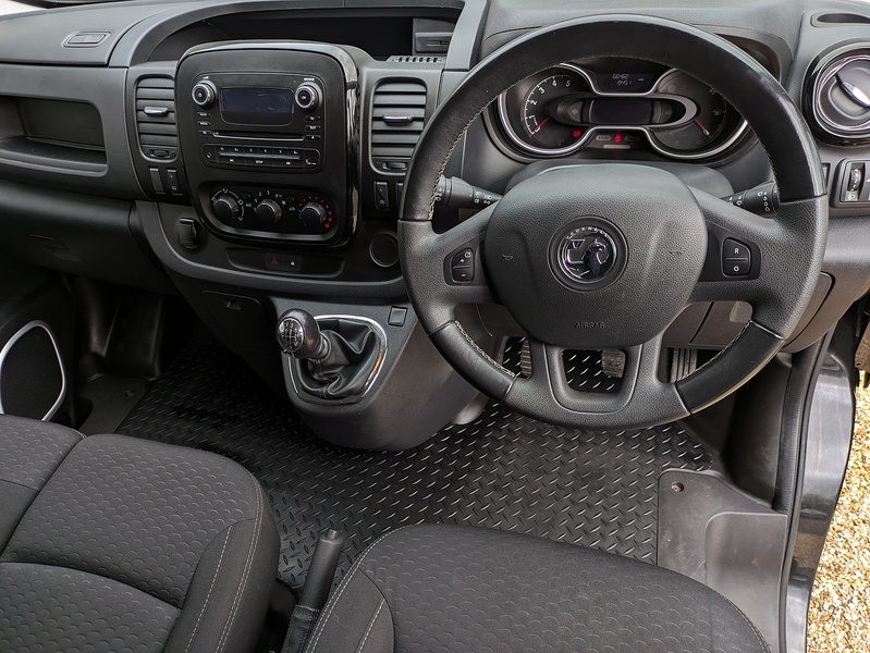 Vauxhall Vivaro CDTi 2900 BiTurbo ecoTEC Sportive - U15272