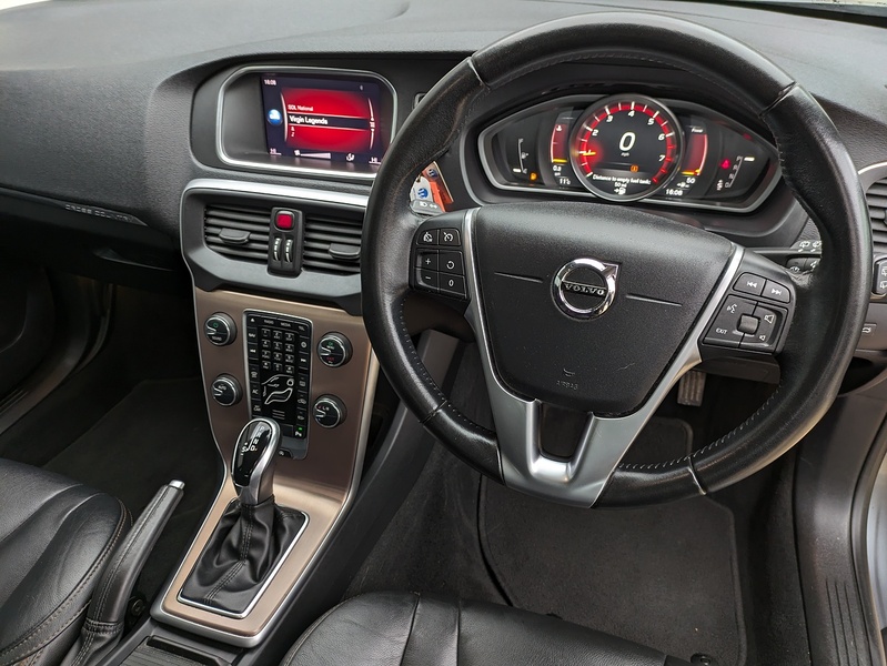 Volvo V40 Cross Country T3 Pro - U15279