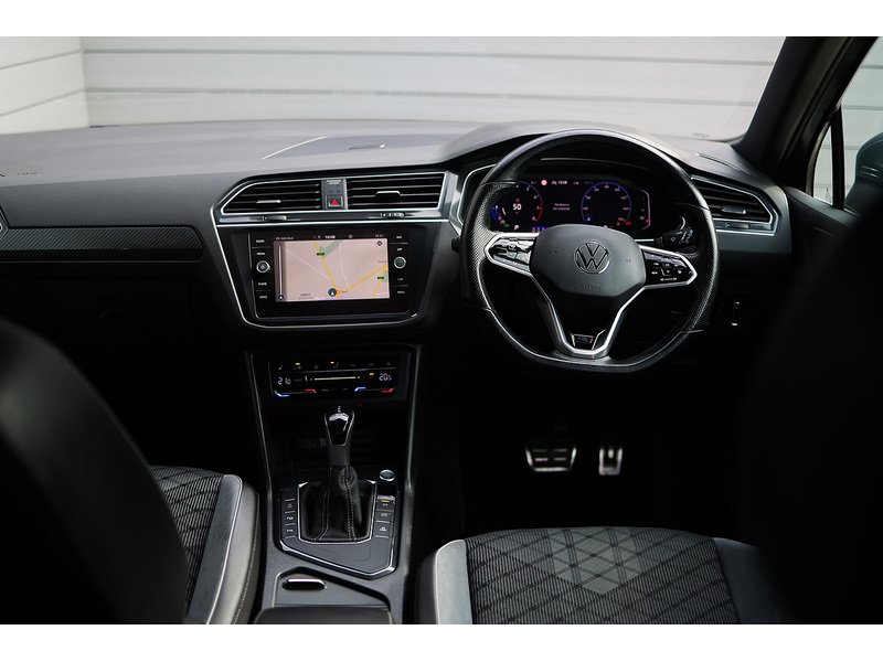 Volkswagen Tiguan TSI R-Line - U15296