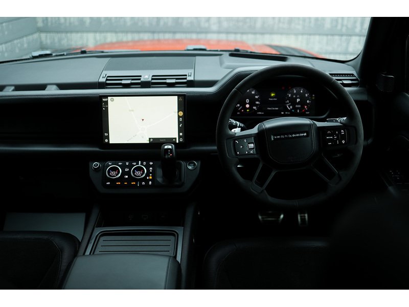 Land Rover Defender 110 P525 V8 - U15466