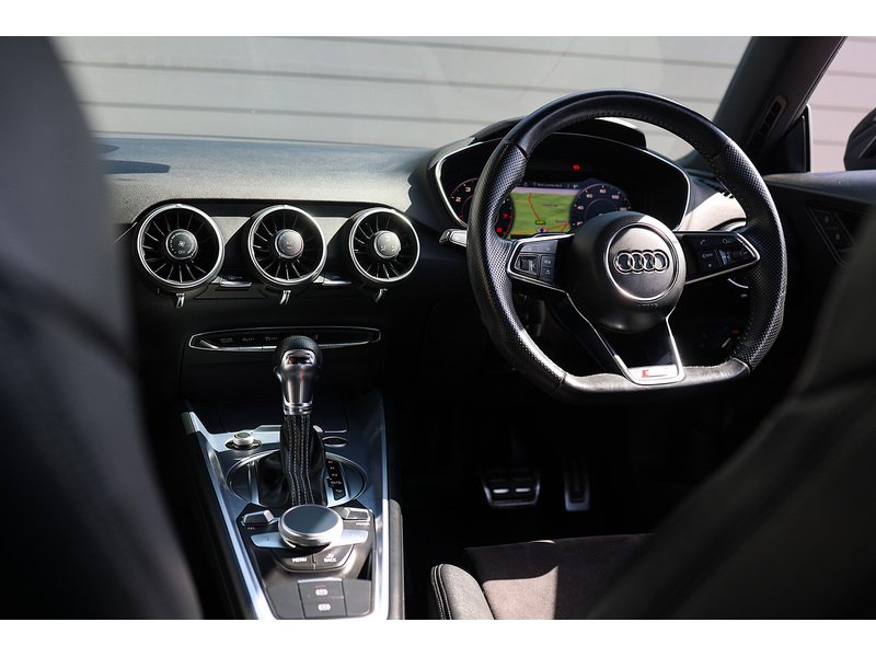 Audi TT TFSI S line - U15497