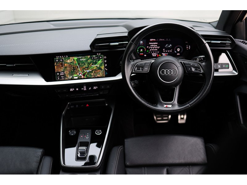 Audi A3 TFSIe S line - U15507