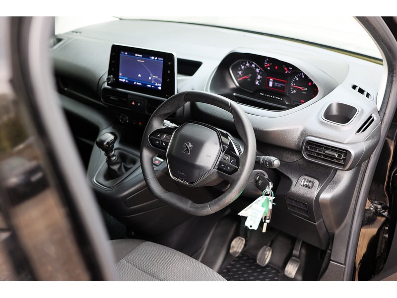 Peugeot Partner BlueHDi 1000 Asphalt Premium + - U15514