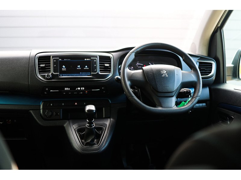 Peugeot Traveller BlueHDi Active - U15563