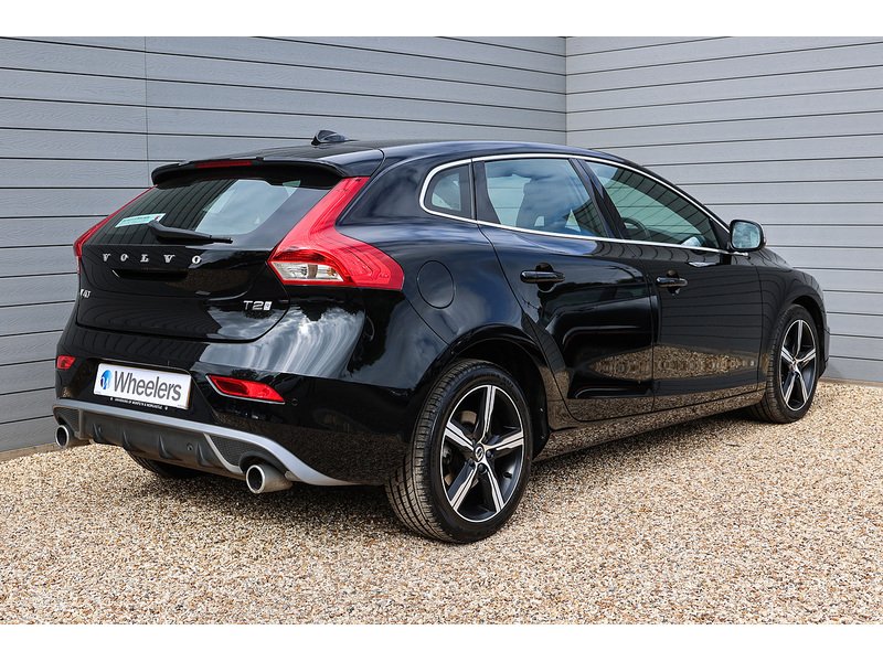 Volvo V40 T2 R-Design - U15575