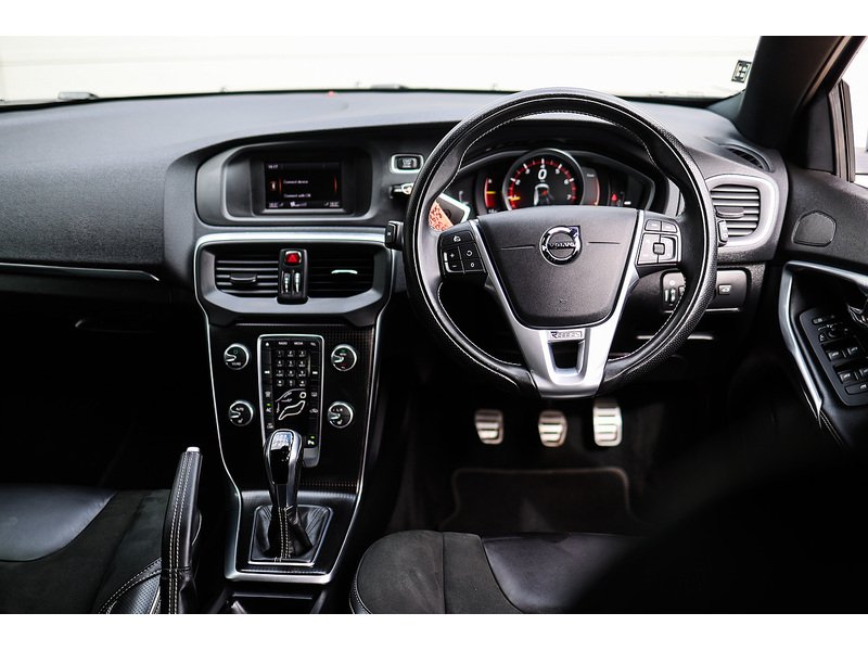 Volvo V40 T2 R-Design - U15575