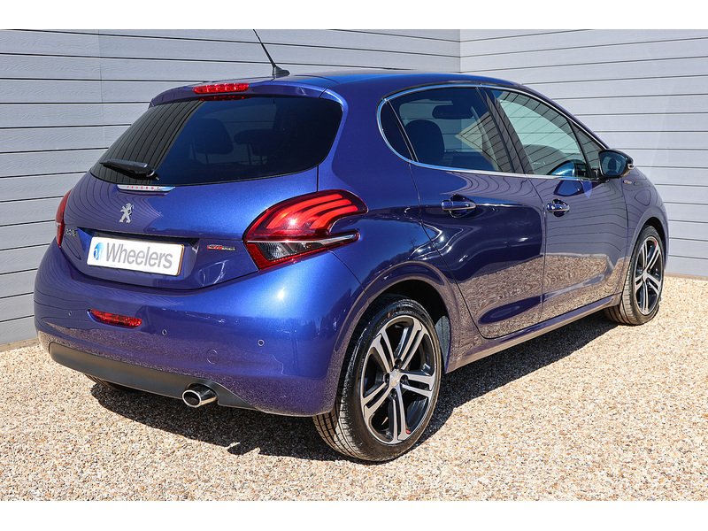 Peugeot 208 PureTech GT Line - U15582