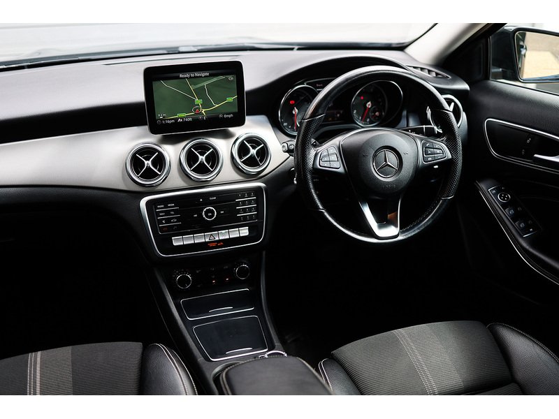 Mercedes-Benz GLA GLA180 Urban Edition - U15600