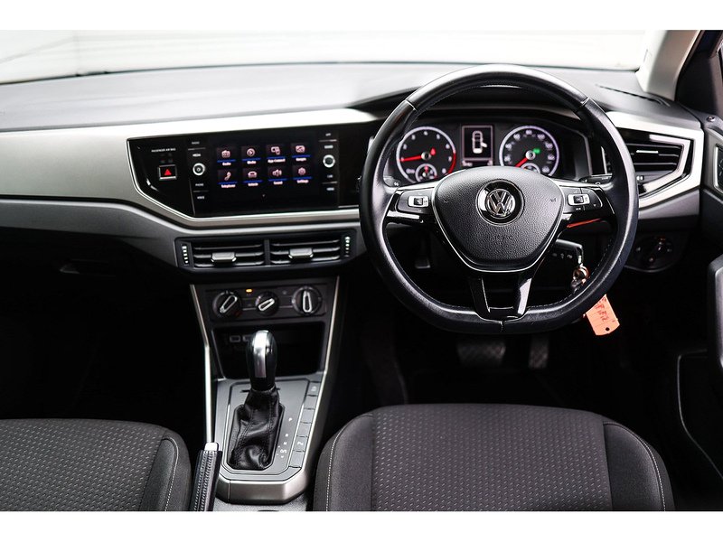 Volkswagen Polo TSI SE - U15626
