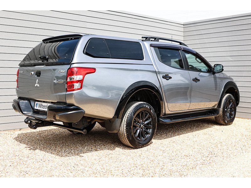 Mitsubishi L200 DI-D DC Barbarian Black - U15756