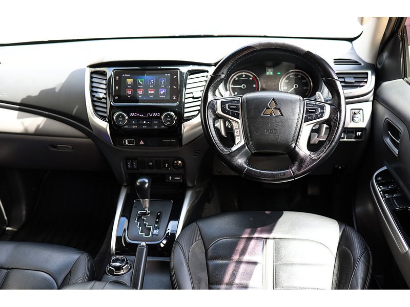 Mitsubishi L200 DI-D DC Barbarian Black - U15756