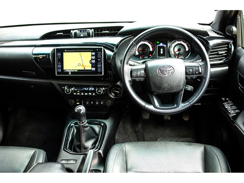Toyota Hilux D-4D Invincible X - U15880