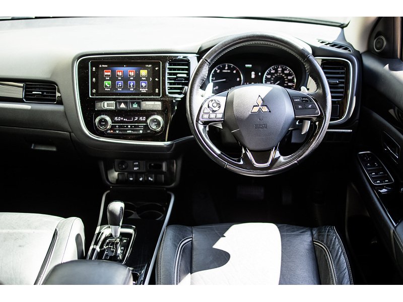 Mitsubishi Outlander DI-D 4 - U15980