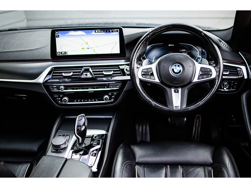 BMW 5 Series 530e M Sport - U15984