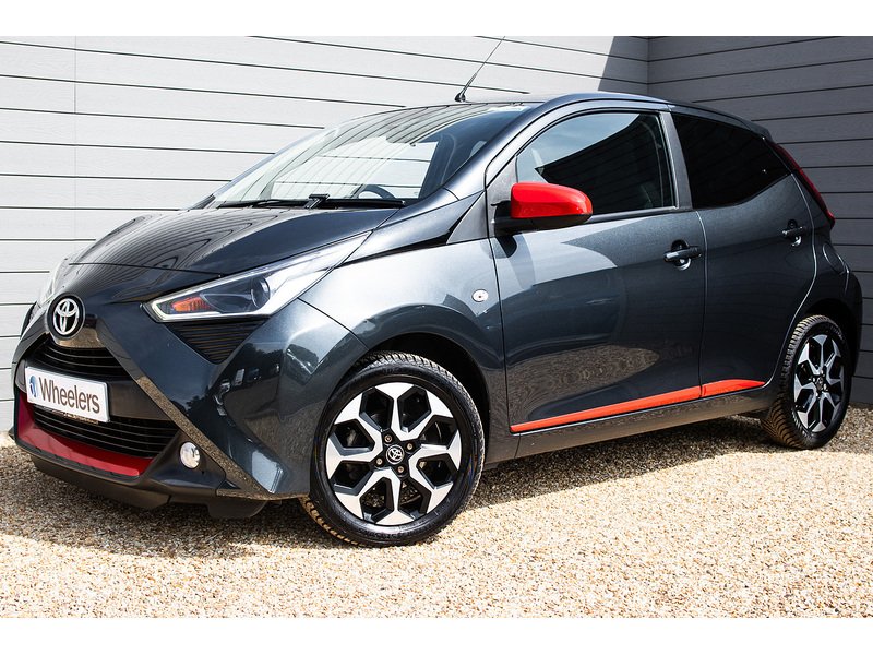1.0 VVT-i x-trend Hatchback 5dr Petrol x-shift Euro 6 (Safety Sense) (71 ps)