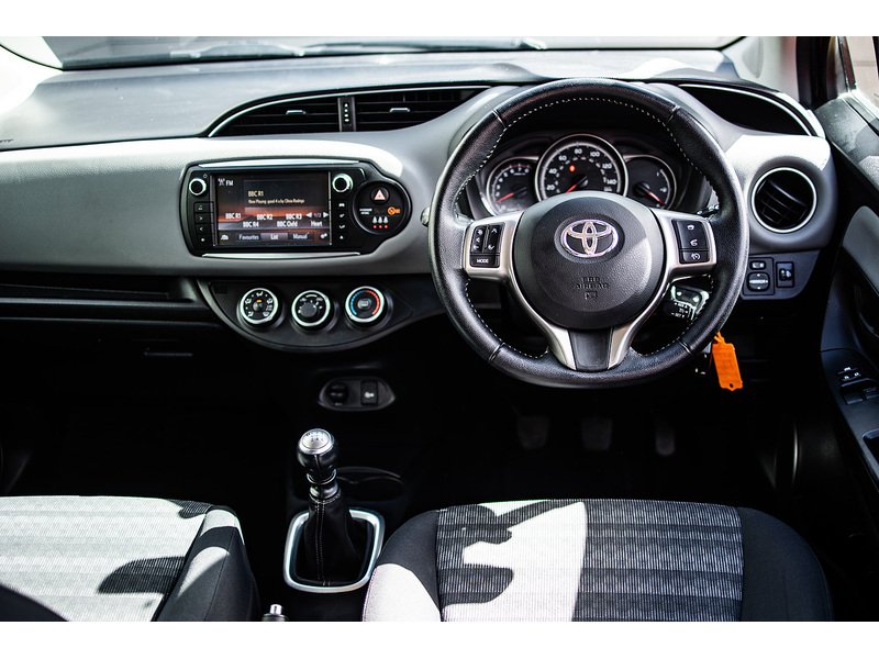 Toyota Yaris Dual VVT-i Icon - U16011