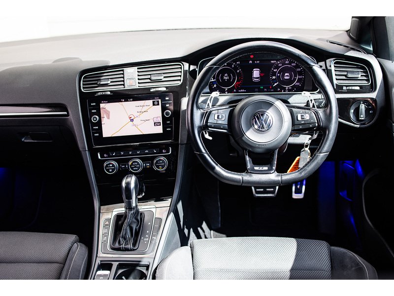 Volkswagen Golf TSI R - U16016