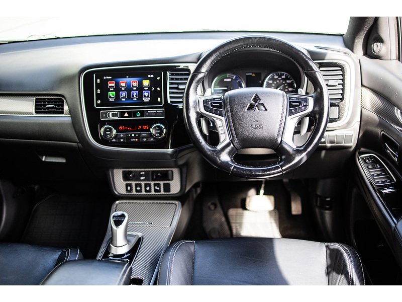 Mitsubishi Outlander h TwinMotor 4h - U16102