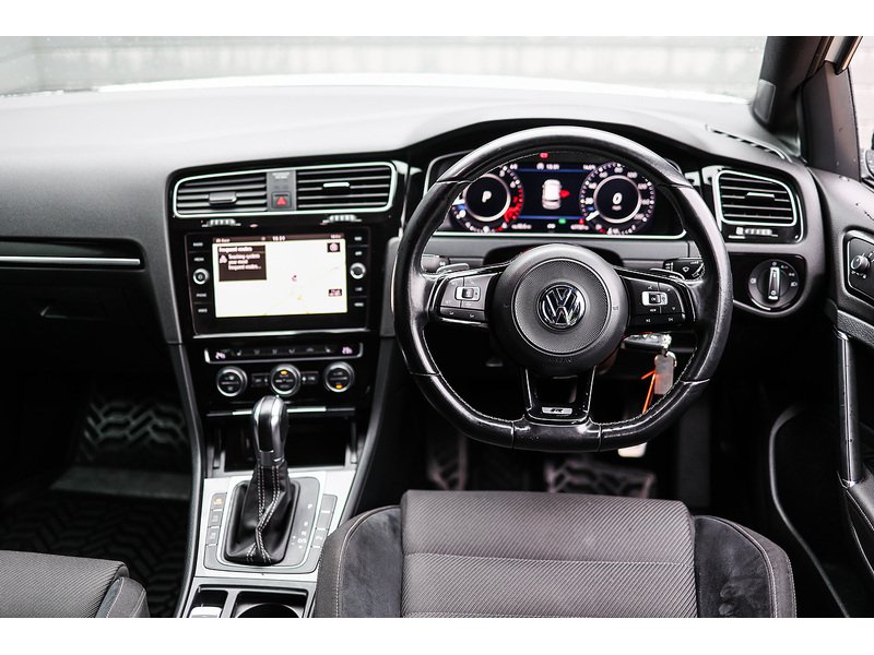 Volkswagen Golf TSI R - U16108