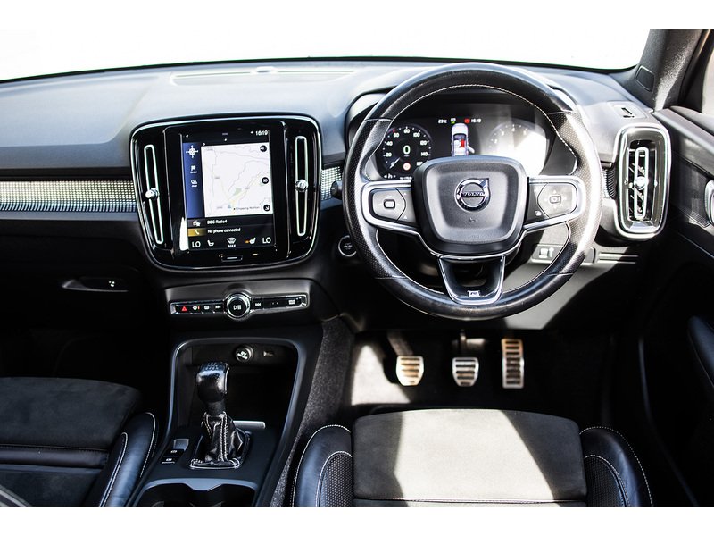 Volvo XC40 T3 R-Design - U16134