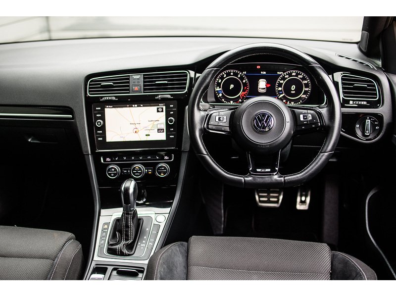 Volkswagen Golf TSI R - U16156