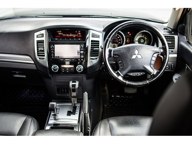 Mitsubishi Shogun DI-DC Warrior - U16190