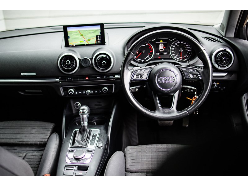 Audi A3 TFSI CoD Sport - U16235