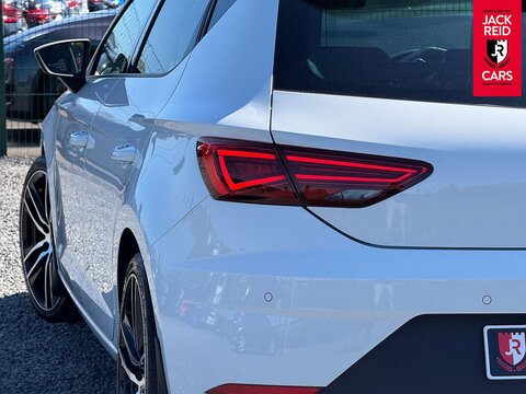 2.0 TDI FR Technology Hatchback 5dr Diesel Manual Euro 6 (s/s) (184 ps)