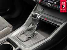 Audi Q3 TFSI CoD S line 1.5 TFSI CoD 35 S line SUV 5dr Petrol S Tronic Euro 6 (s/s) (150 ps) 