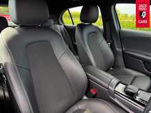 Mercedes-Benz A Class A180 Sport 1.3 A180 Sport Hatchback 5dr Petrol 7G-DCT Euro 6 (s/s) (136 ps) 