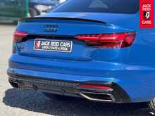 Audi A4 TFSI Black Edition 2.0 TFSI 35 Black Edition Saloon 4dr Petrol S Tronic Euro 6 (s/s) (150 ps) 