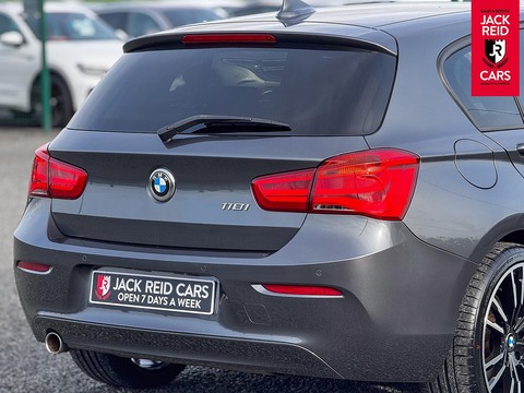 1.5 118i SE Business Hatchback 5dr Petrol Auto Euro 6 (s/s) (136 ps)