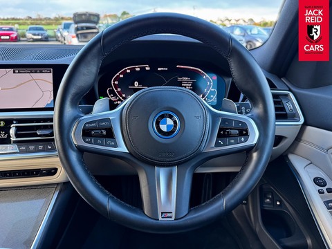 2.0 330e 12kWh M Sport Pro Edition Touring 5dr Petrol Plug-in Hybrid Auto xDrive Euro 6 (s/s) (292 ps)