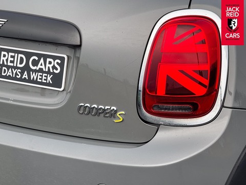 Cooper SE 32.6kWh Level 1 Hatchback 3dr Electric Auto (184 ps)