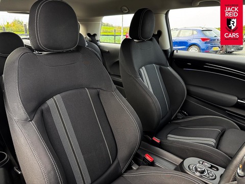 Cooper SE 32.6kWh Level 1 Hatchback 3dr Electric Auto (184 ps)