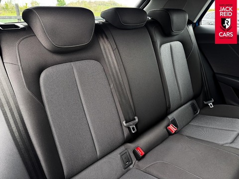 1.6 TDI 30 Sport SUV 5dr Diesel Manual Euro 6 (s/s) (116 ps)